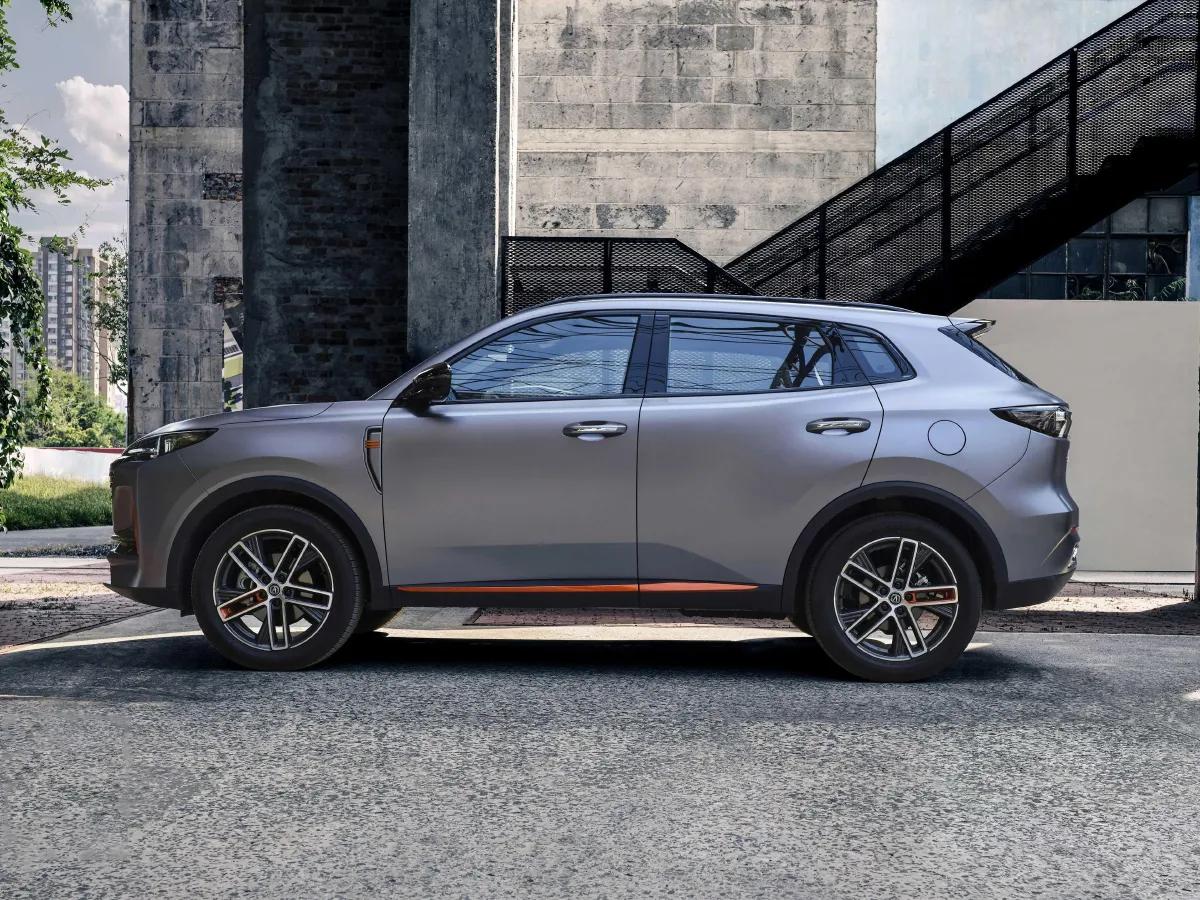 Changan CS55 PLUS 1.5T Leading foto 2